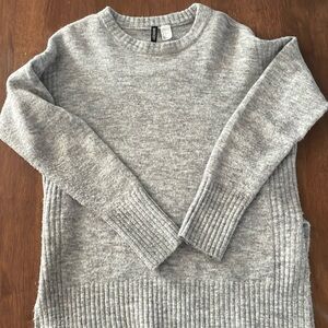 Divided H&M Women’s Gray Sweater Size M